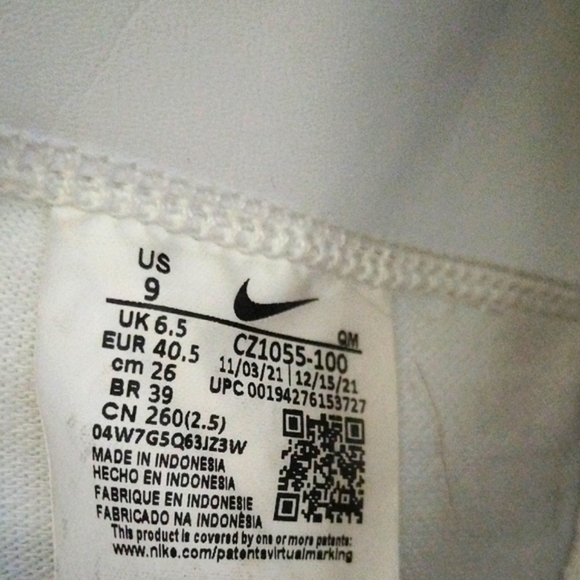 Nike Blazer Mid 77 Vintage White and Black Athletic Shoes-size 9 main image 4